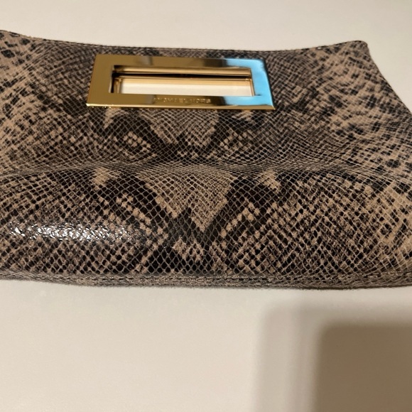 Beautiful Michael Kors Snake Skin Embossed Clutch Bag Tan/black Print - Picture 12 of 12